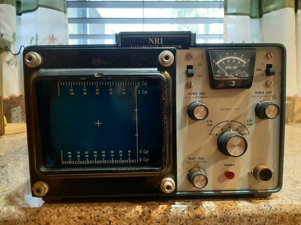 CONAR INSTRUMENTS 261 ANALYZER NRI AUTOMOTIVE DIVISION UNIT POWERS ON