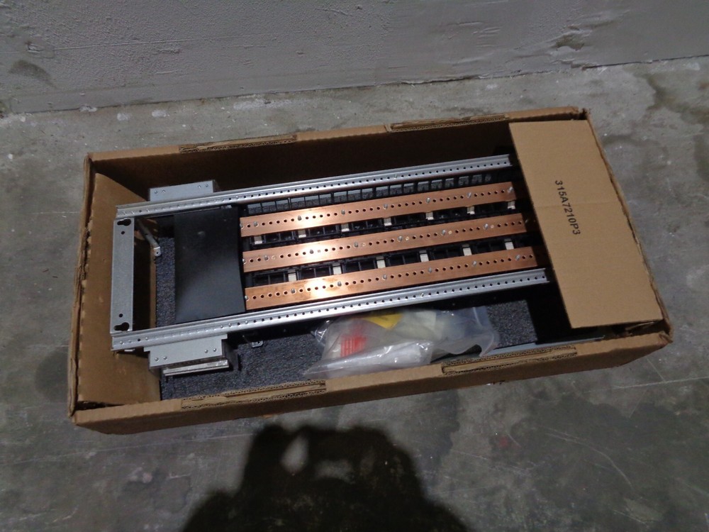 GE ABB AQF3421MTX lighting panelboard interior 3 phase breakers 125 AMP NEW