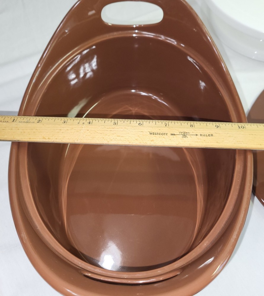Rachael Ray Covered Baker 4.25 Quart Brown Ceramic Oven Safe Handle Casserole