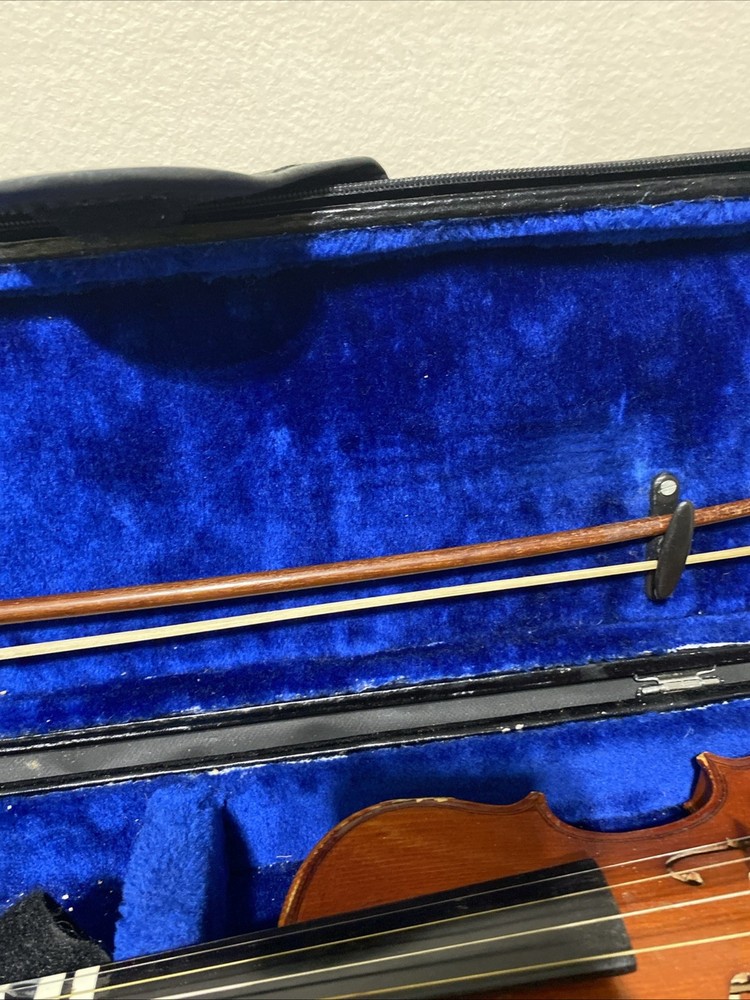 Cermona Violin