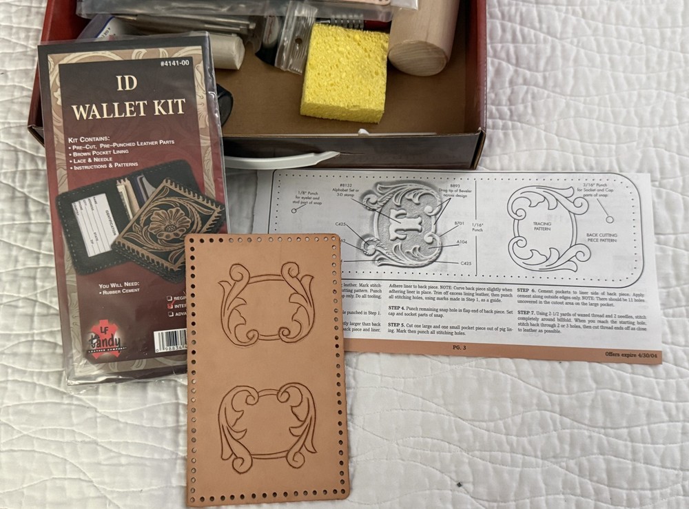 Tandy Leathercraft Basic Kit w/ 3 Projects Tools Manual Mallet Stamps SOLD AS IS