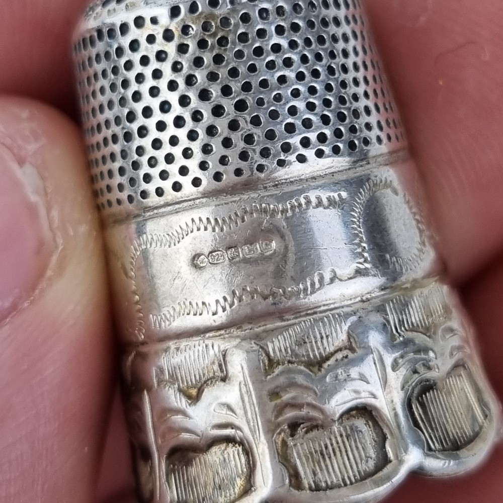 Solid Silver Thimble Sheffield 2002 Carrs Of Sheffield