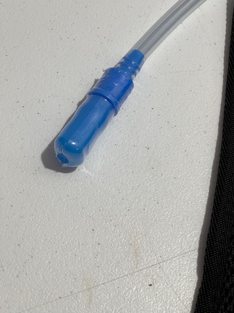 FORM FOCUS WATER HYDRATION PACK, BACKPACK WATER BLADDER BLUE BLACK NEW