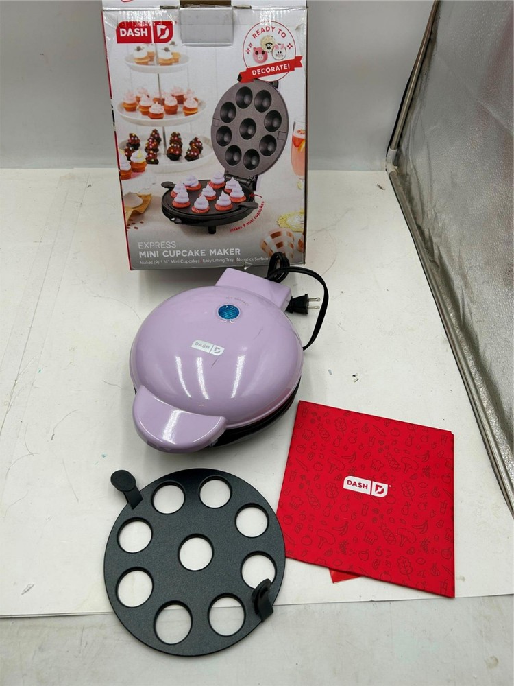 DASH--EXPRESS MINI CUPCAKE MAKER--DCM009GBLA04--NEVER USED
