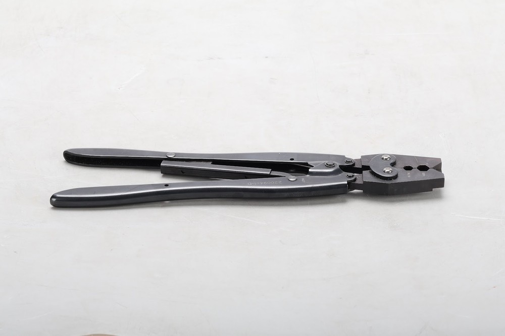 Amp 220094-1-D Hand Crimper Tool - Fair Condition