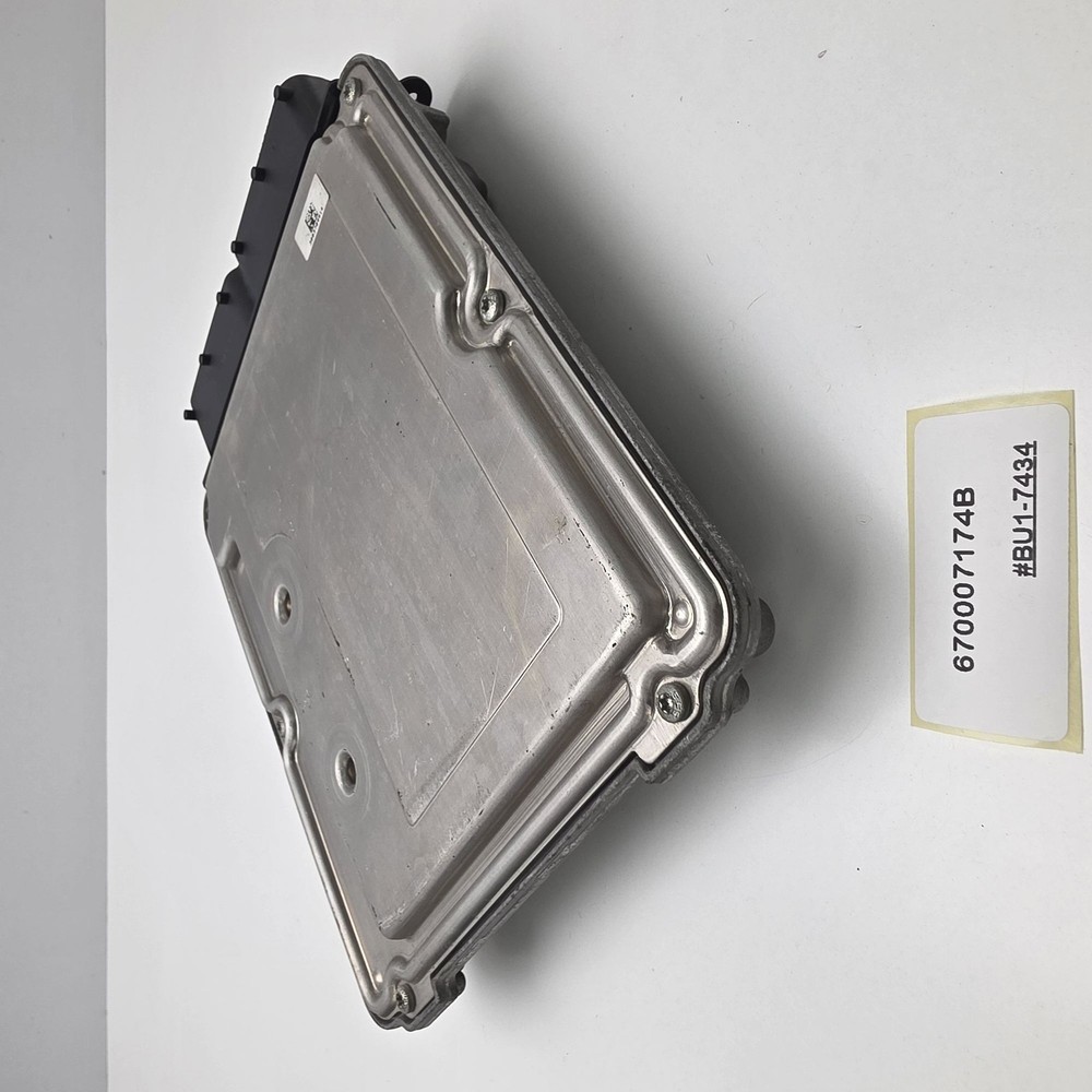 2014-2017 Maserati Ghibli Engine Control Module ECU 670007174B