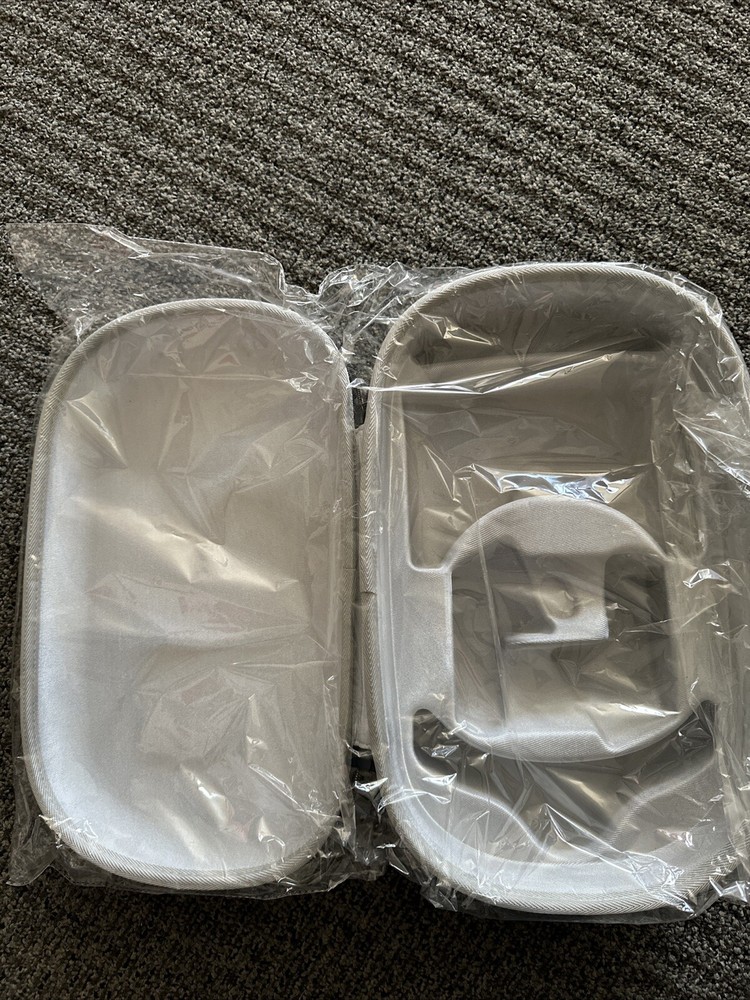 oculus quest 2 accessories bundle Set . Includes All Accessories Shown In Images