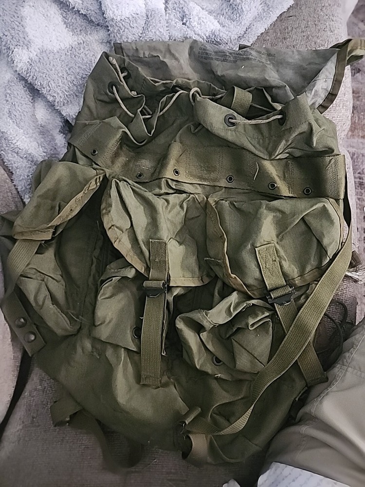 Fastek Vintage Military Back Pack. Missing One Sholder Strap.
