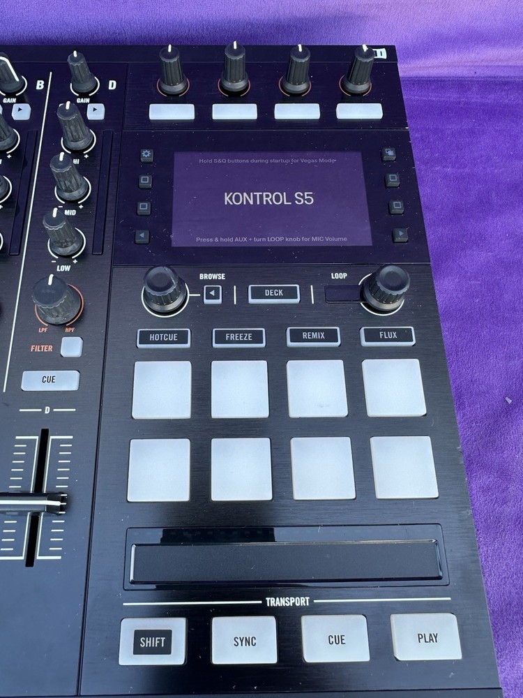 Native Instruments Traktor Kontrol S5 DJ Controller
