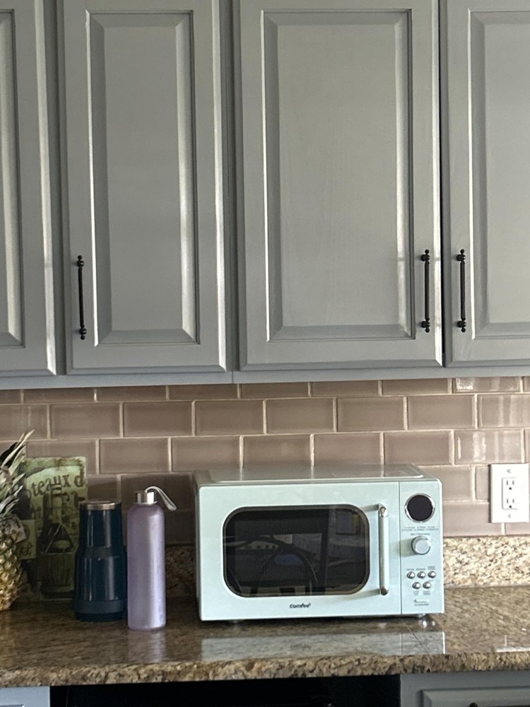 Retro Microwave Oven, 0.9 cu.ft Compact with 6 Auto Menus
