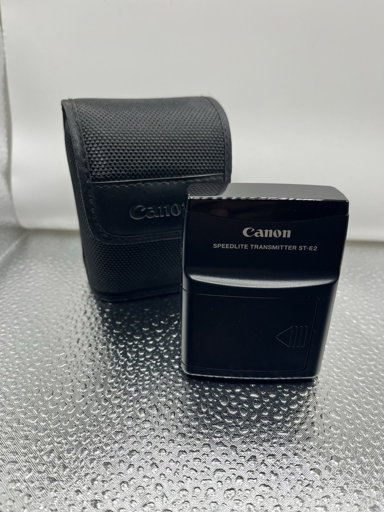 Canon Speedlite Transmitter ST - E2 With Canon Case And Battery