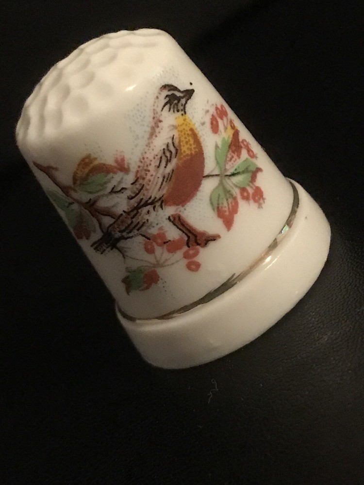 COLLECTABLE THIMBLE BIRD 50