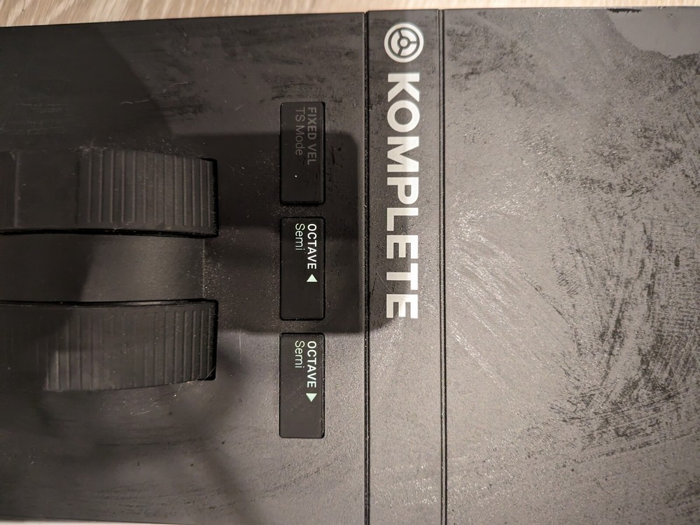 Native Instruments KOMPLETE KONTROL S49 MK2 Smart Keyboard Controller