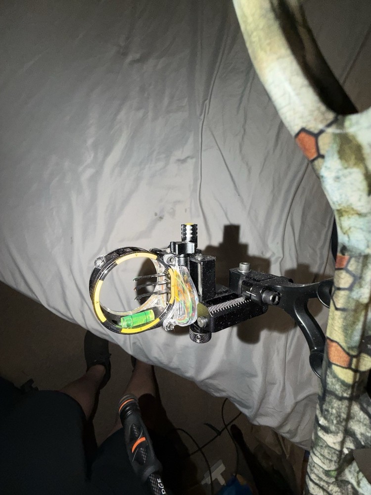 Athens Vista 35 Right Hand Compound Bow Loaded