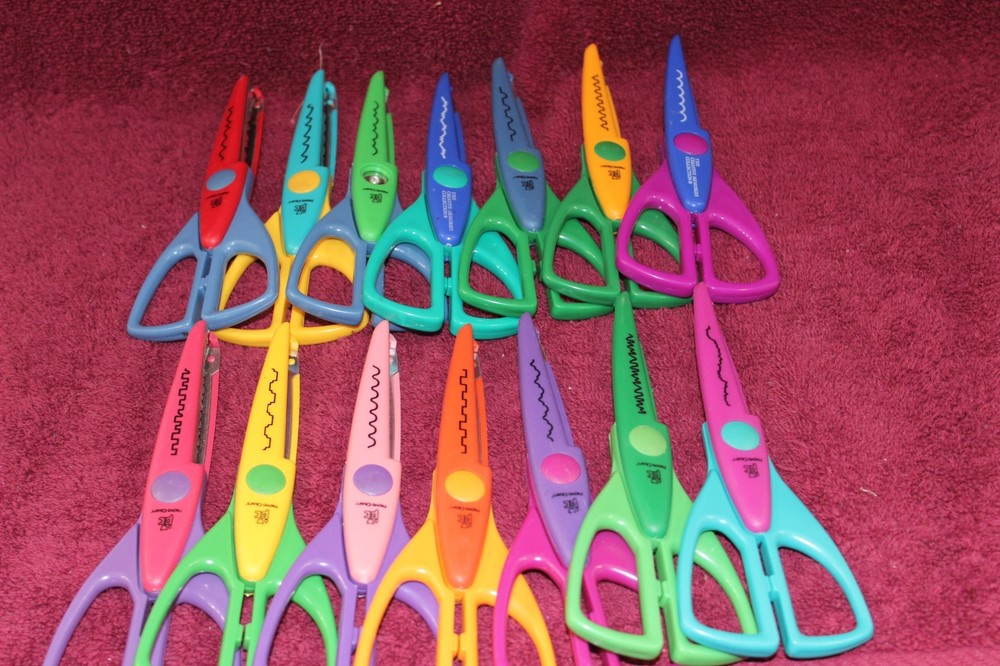 14 Provo Craft Decorative Scissors