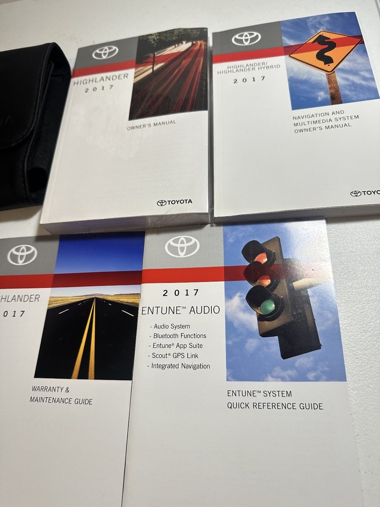 Toyota Highlander 2017 Owner's Manual Set