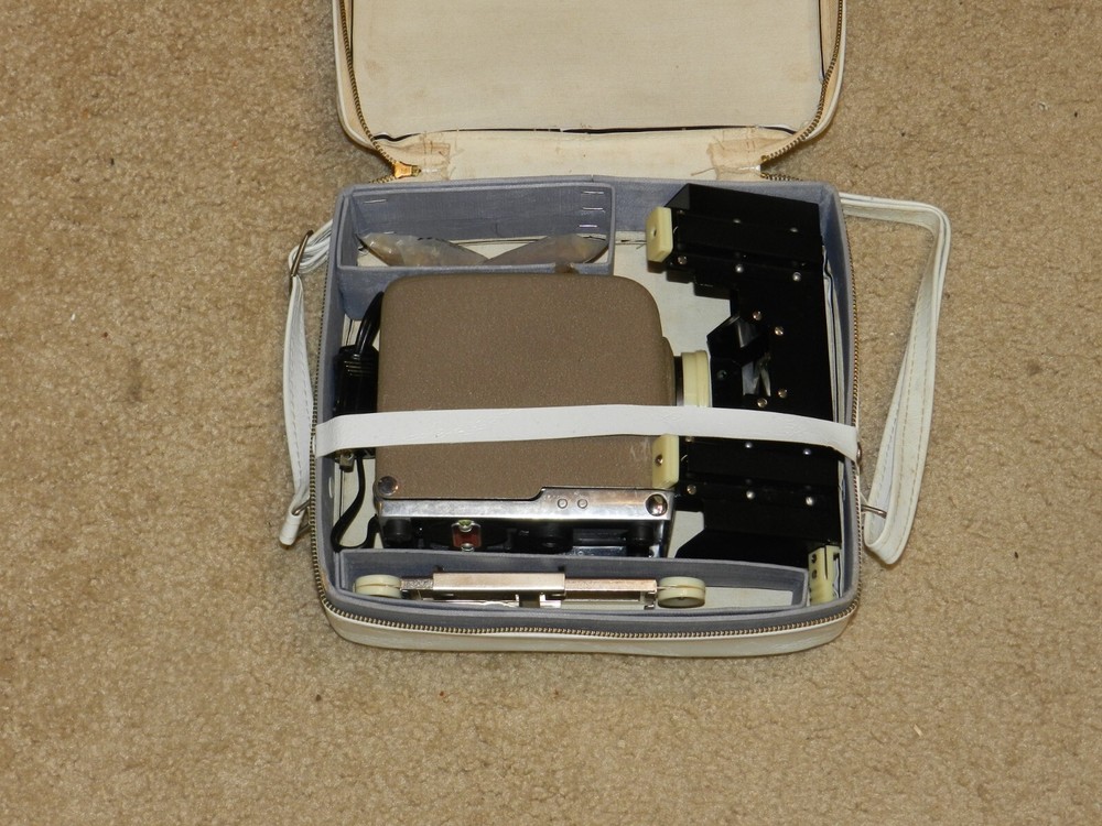 Minolta Mini 35 Slide Projector Kit With Auto Changer TESTED WORKS