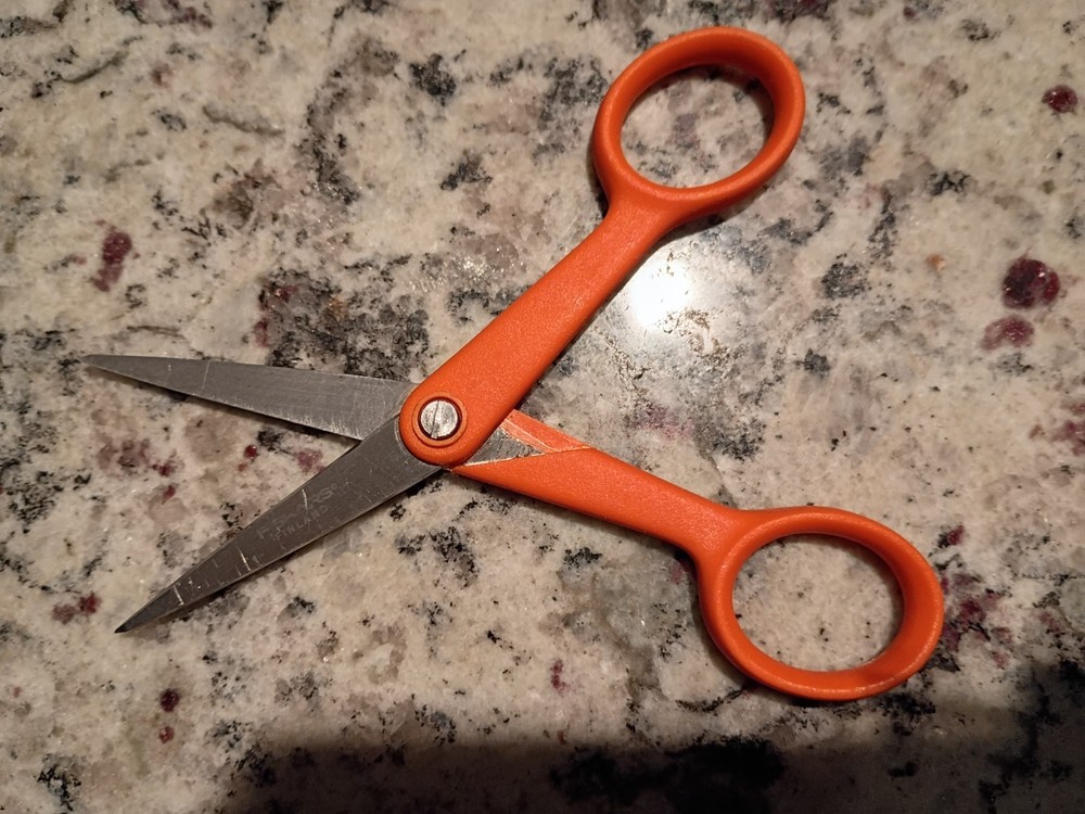 Fiskars Finland 1 3/4" blades scissors
