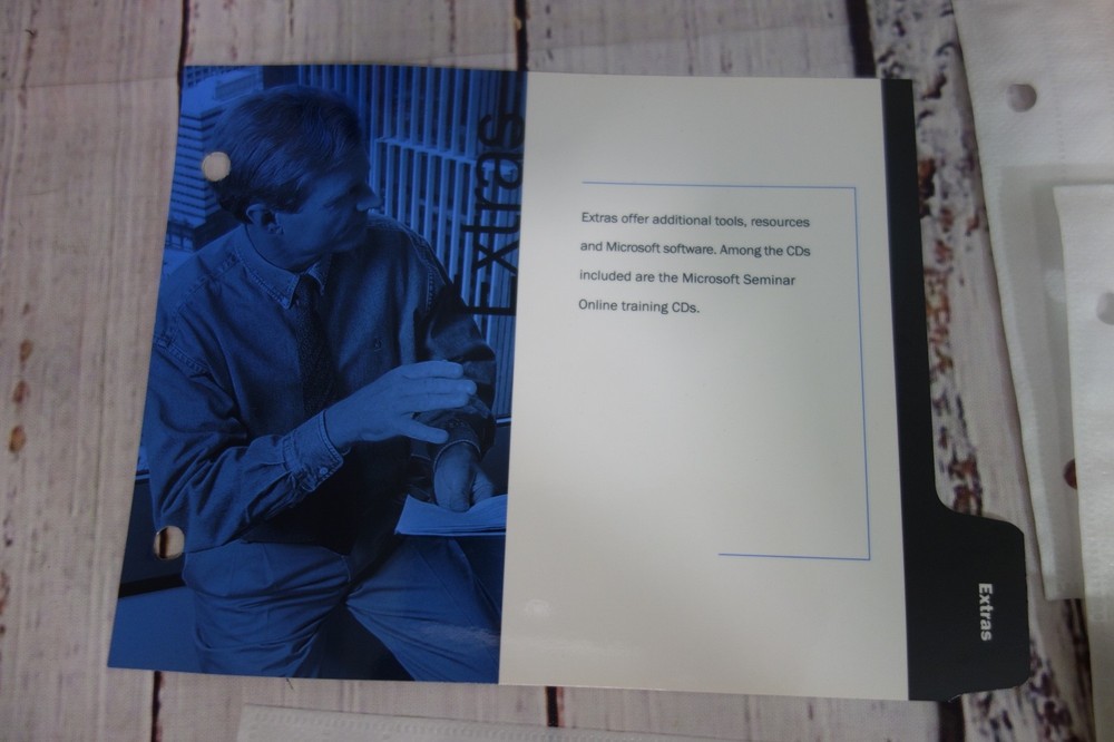 Vintage Microsoft TechNet Plus CD Subscription With Binder 45 CDs 1999-2000