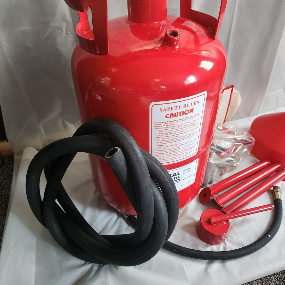 Central Pneumatic 20 Lb Sandblaster