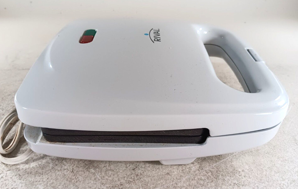 Rival RV-955 Waffle Maker