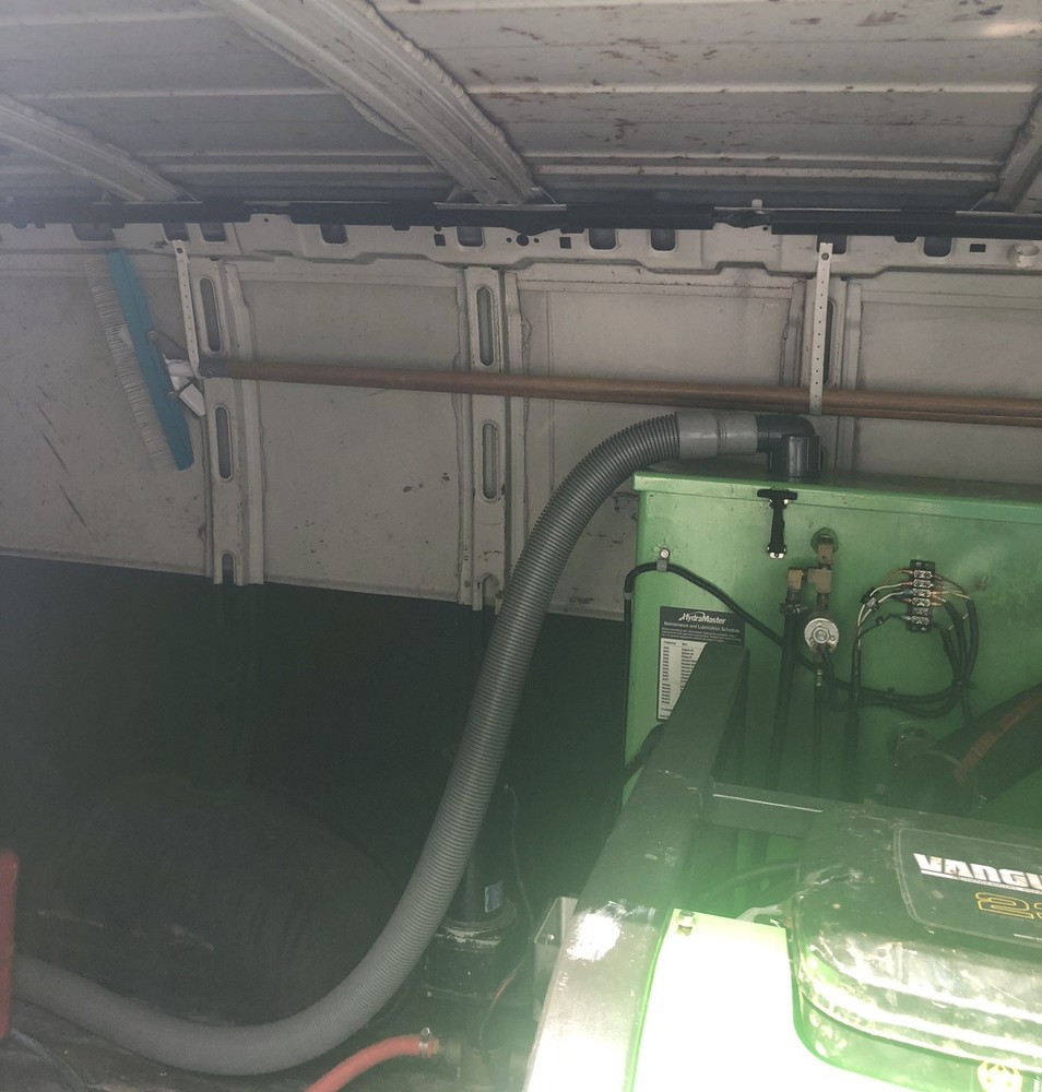 Carpet cleaning van with hydromaster 318