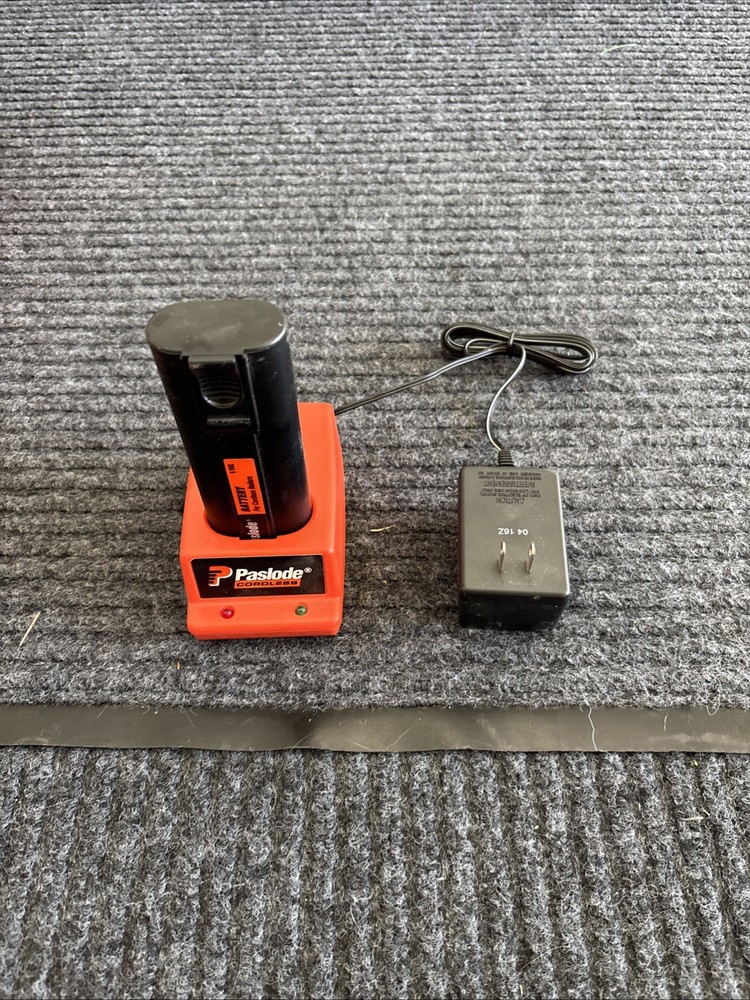 Paslode Model 900400 Impulse Cordless Utility Framing Nailer w/OG Case - WORKS