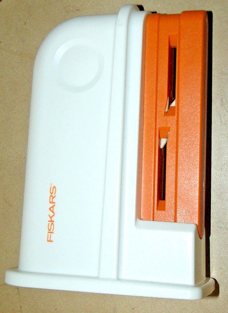 Fiskars 1005137 Scissors Sharpener,  5 1/2 " x 3 1/2 " x 1 1/2 "