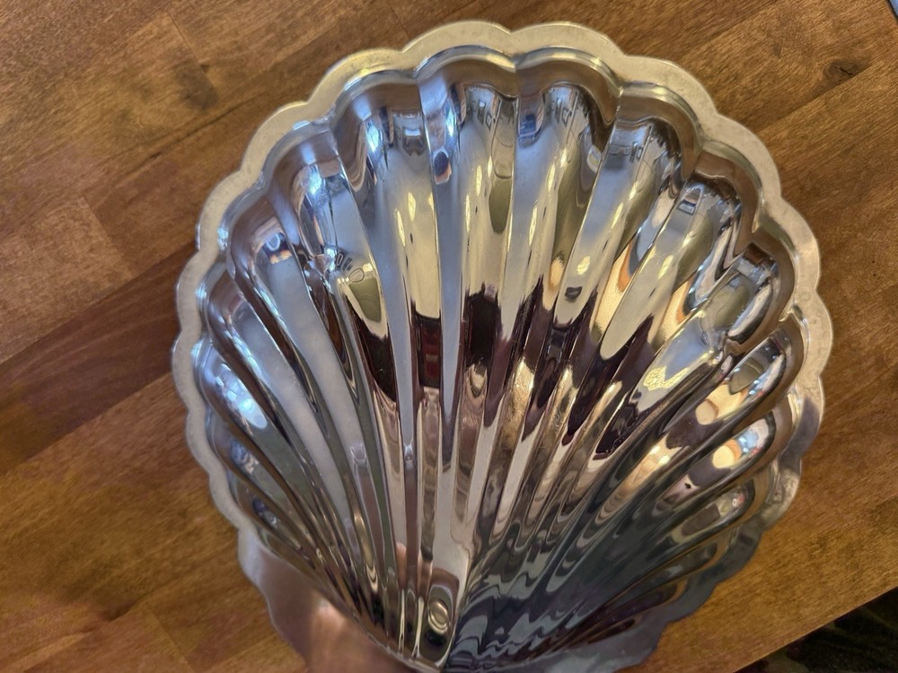 F.B. Rogers Silverplate Classic Shell-Shaped Ornate Bowl Decorative Tableware