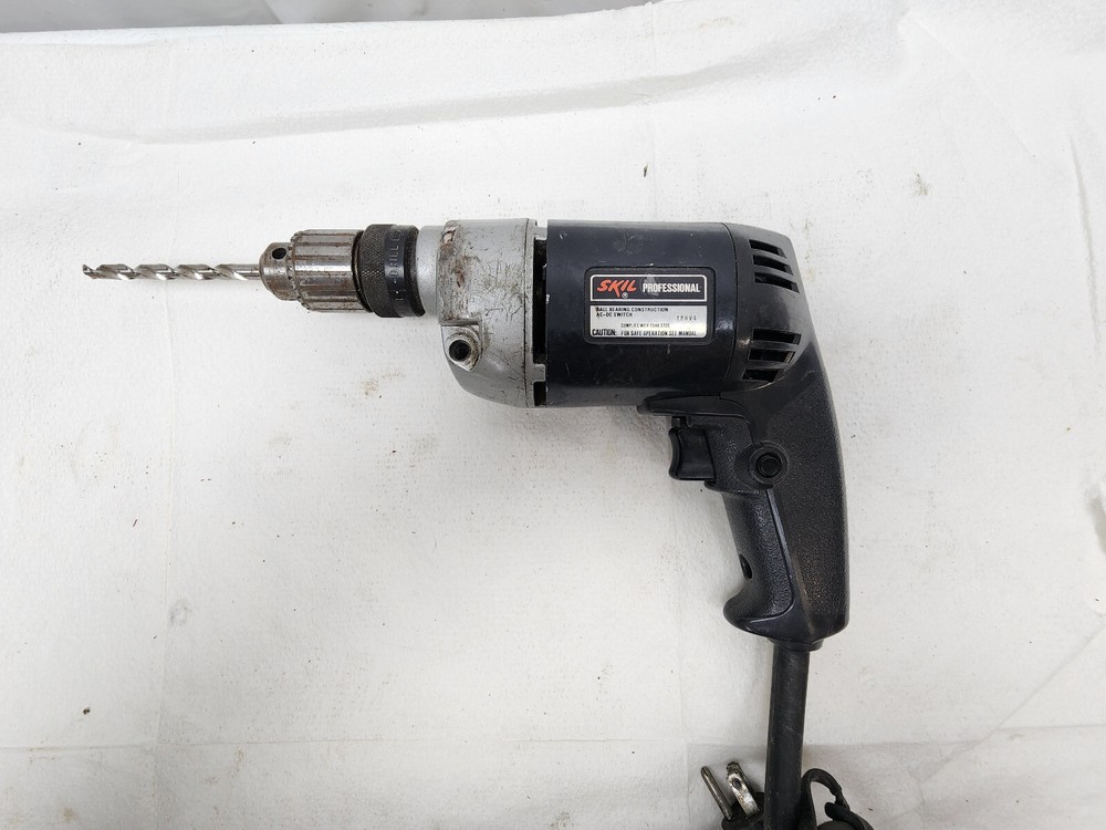 SKIL PROFESSIONAL MODEL 6828 3/8" HAMMER DRILL