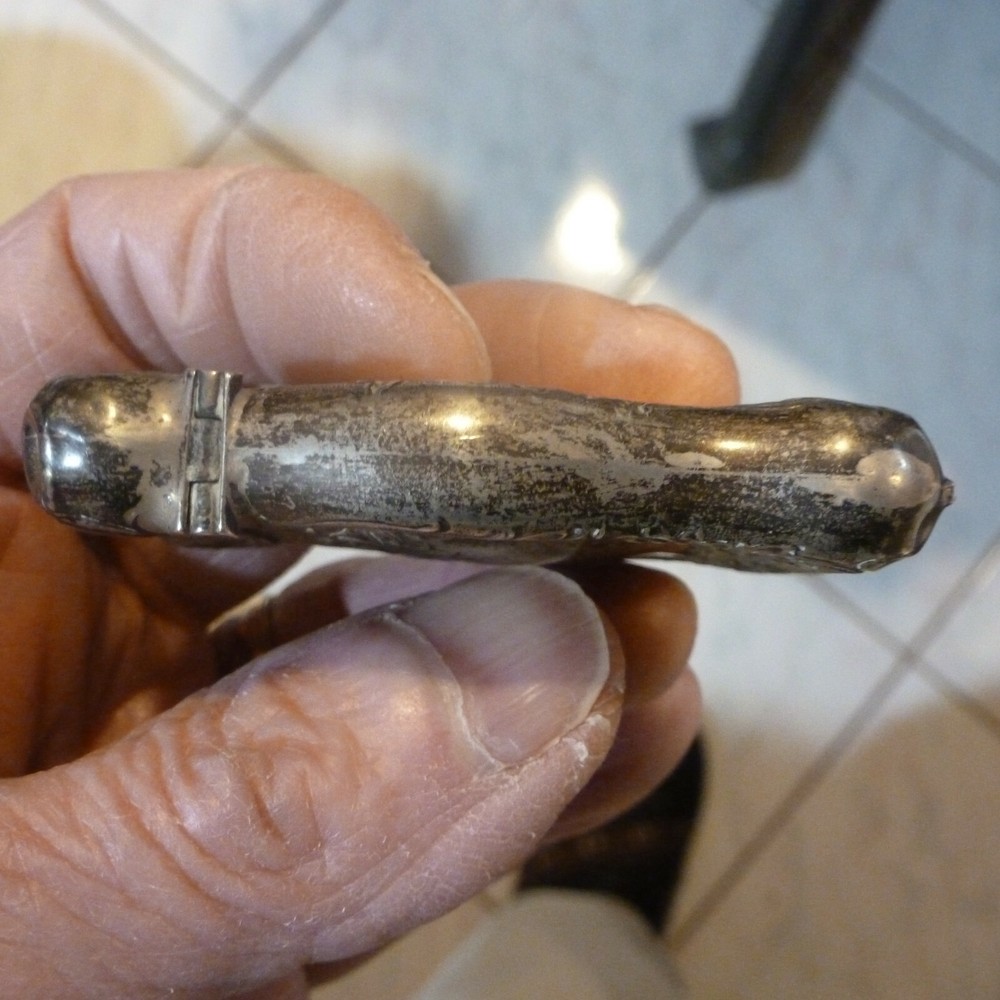 ANTIQUE 3D FLORAL STERLING SILVER MATCH SAFE