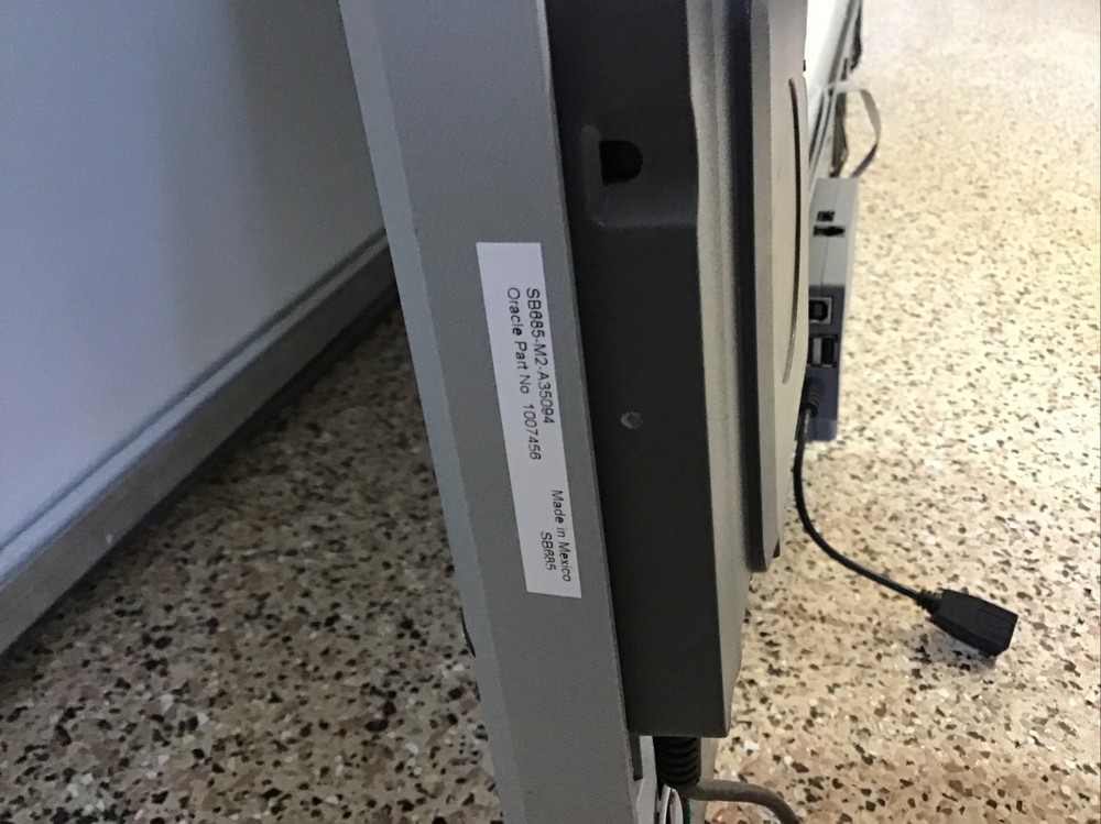 SMART Board SB685 87" Interactive Whiteboard