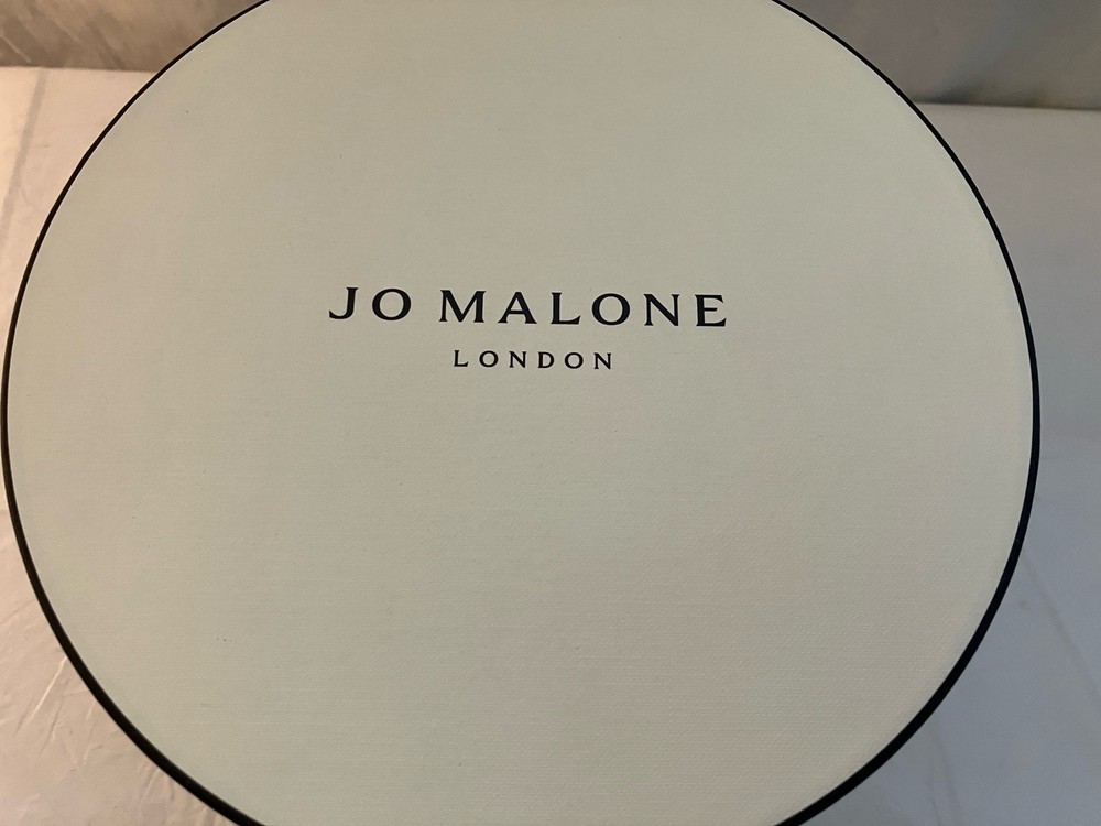Jo Malone London Empty Round Diffuser Box 8.25 x 7.75 Crease on Lid