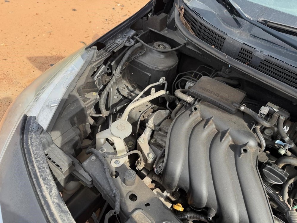 VERSA 2016 Keys/Latches/Locks 104956401