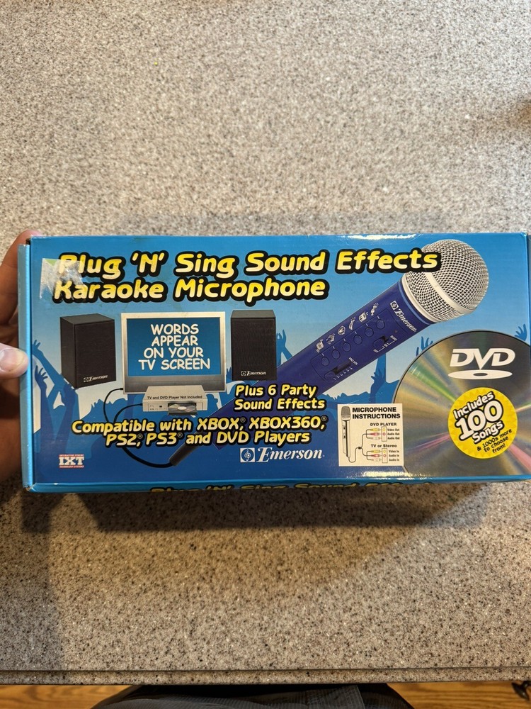 Plug and sing effects karaoke microphone