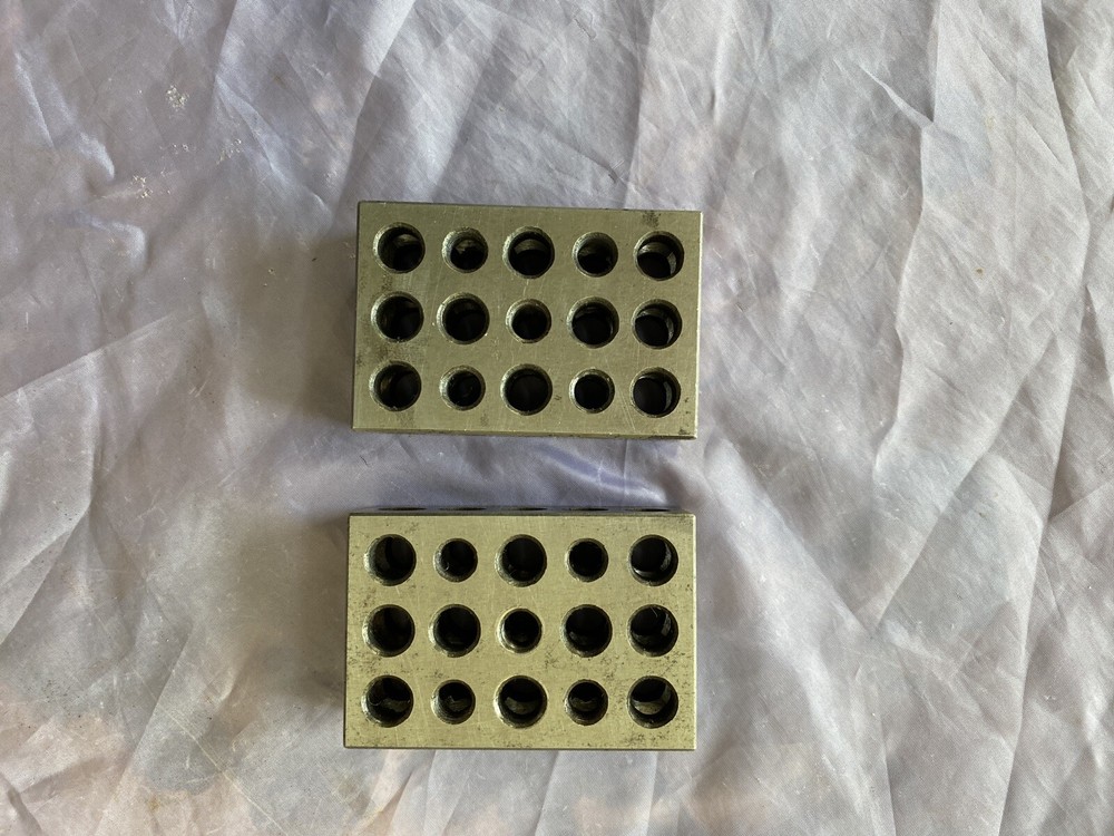 VINTAGE PAIR OF PRECISION MADE 1 2 3 BLOCKS - BOTH HAVE THE SAME HOLE PATTERNS