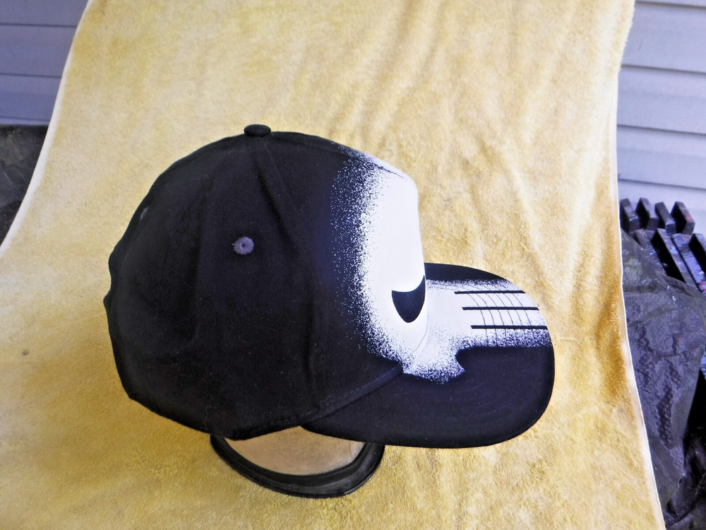 NWOT VINTAGE/OOP/DS MARVEL PUNISHER SILK SCREENED FRONT, PATCH BACK SNAP BK CAP