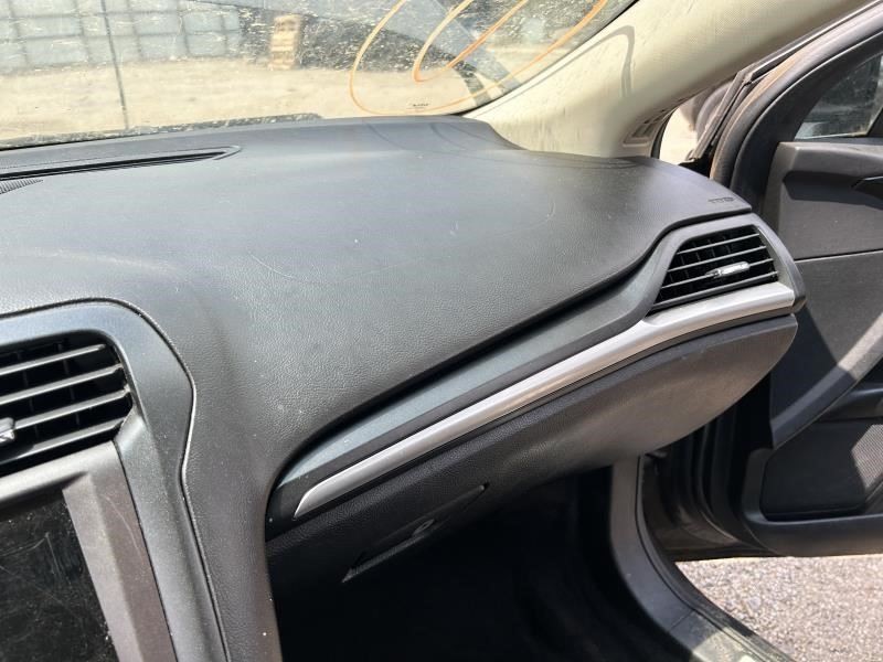 FUSION 2017 High Mounted Stop Light 104591175