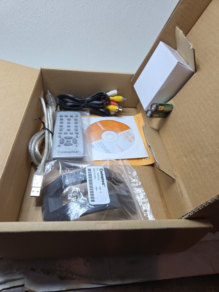 Adaptec AVC-2310 Video Capture Device Complete Bundle w/ Original Box