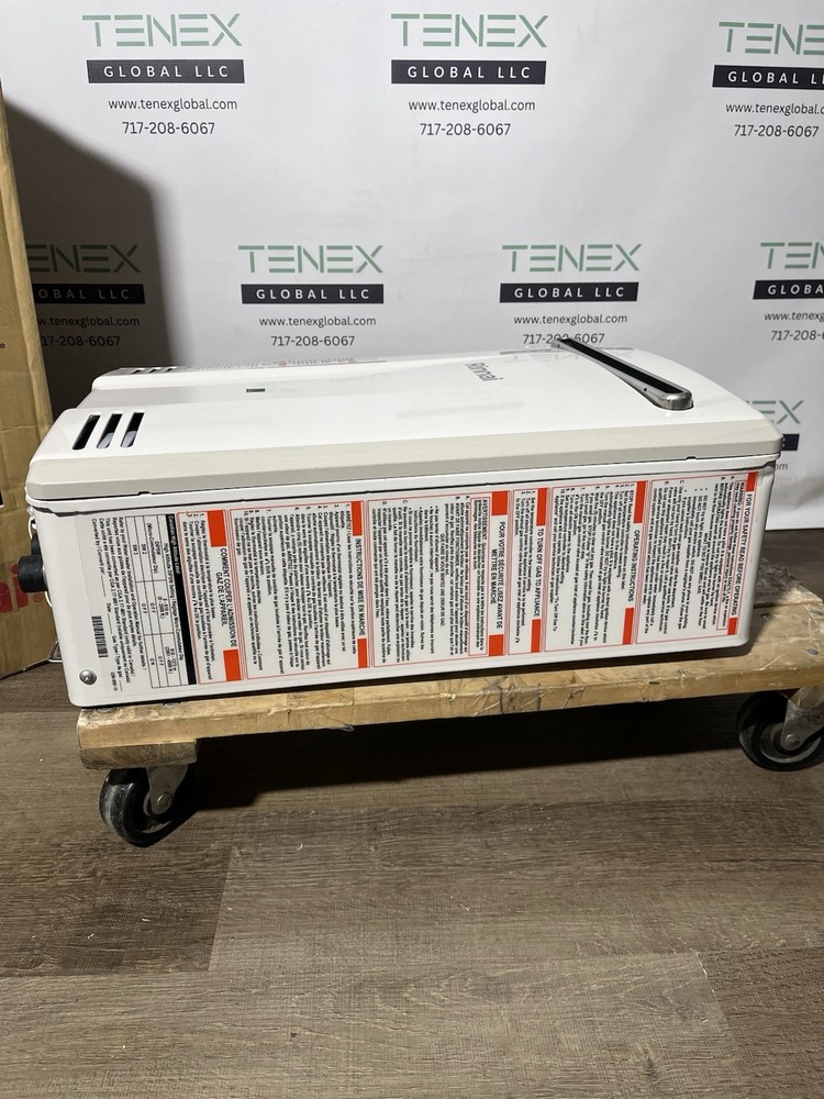 Rinnai V53DeN Outdoor Tankless Water Heater 120k BTU Natural Gas (B-23 #1548)