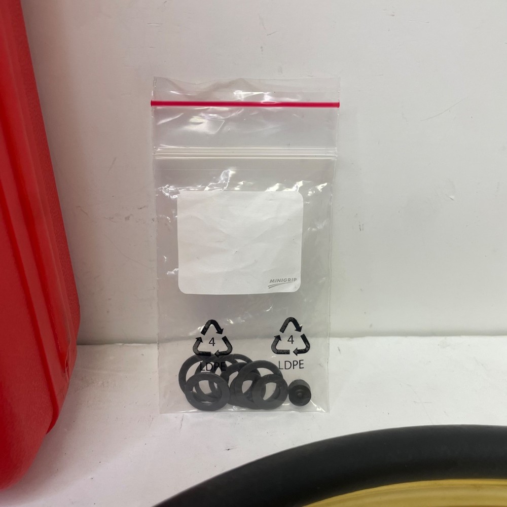 Mac Tools FIT810B Basic Fuel Injection Test Kit w/ Case – As Pictured – Used
