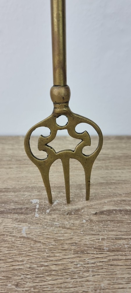 Vintage Brass Fire Side Toasting Fork Ship On Handle