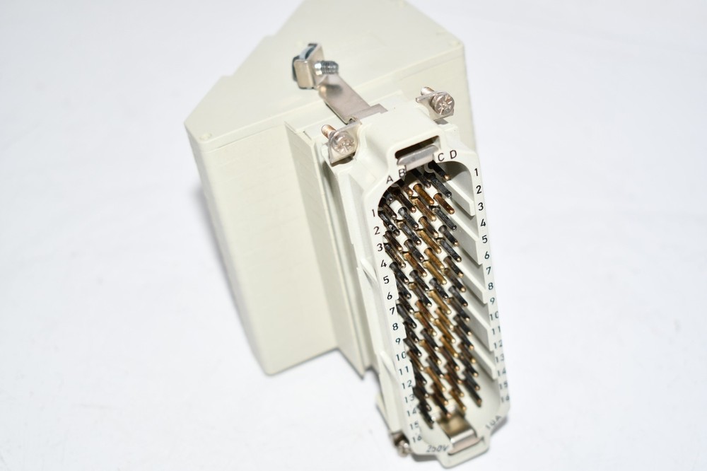 NEW Phoenix Contact Typ D-HC-KA-D Contact Insert