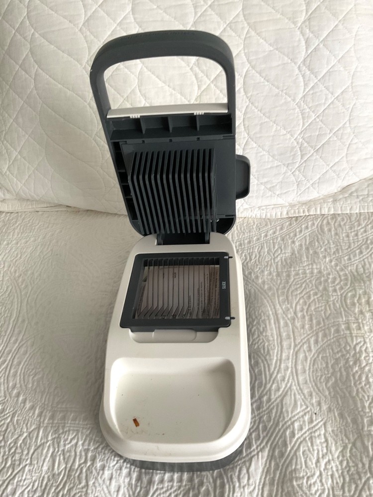 WILLIAMS-SONOMA VEGETABLE CHOPPER
