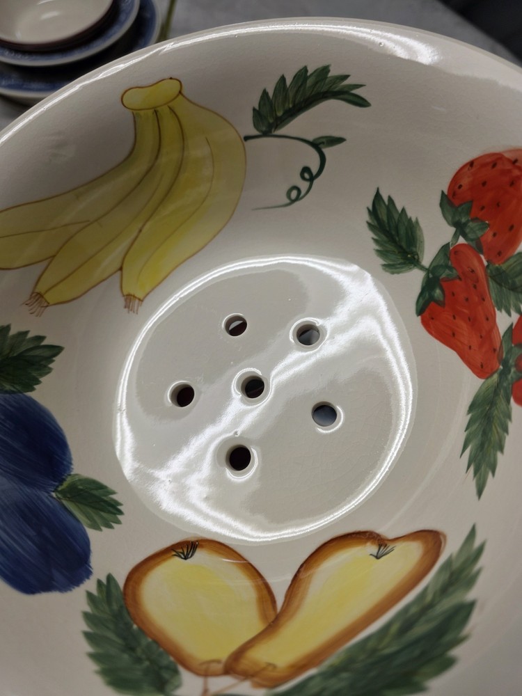 B & F Fruit Strainer Bowl