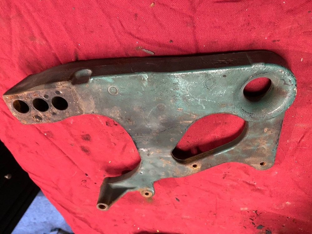 VOLVO / Engine MOTOR MOUNT BRACKET 21855730