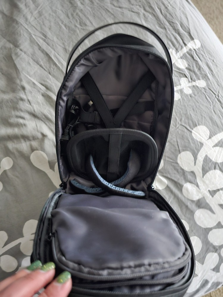 Oculus Quest 2 Carrying Case