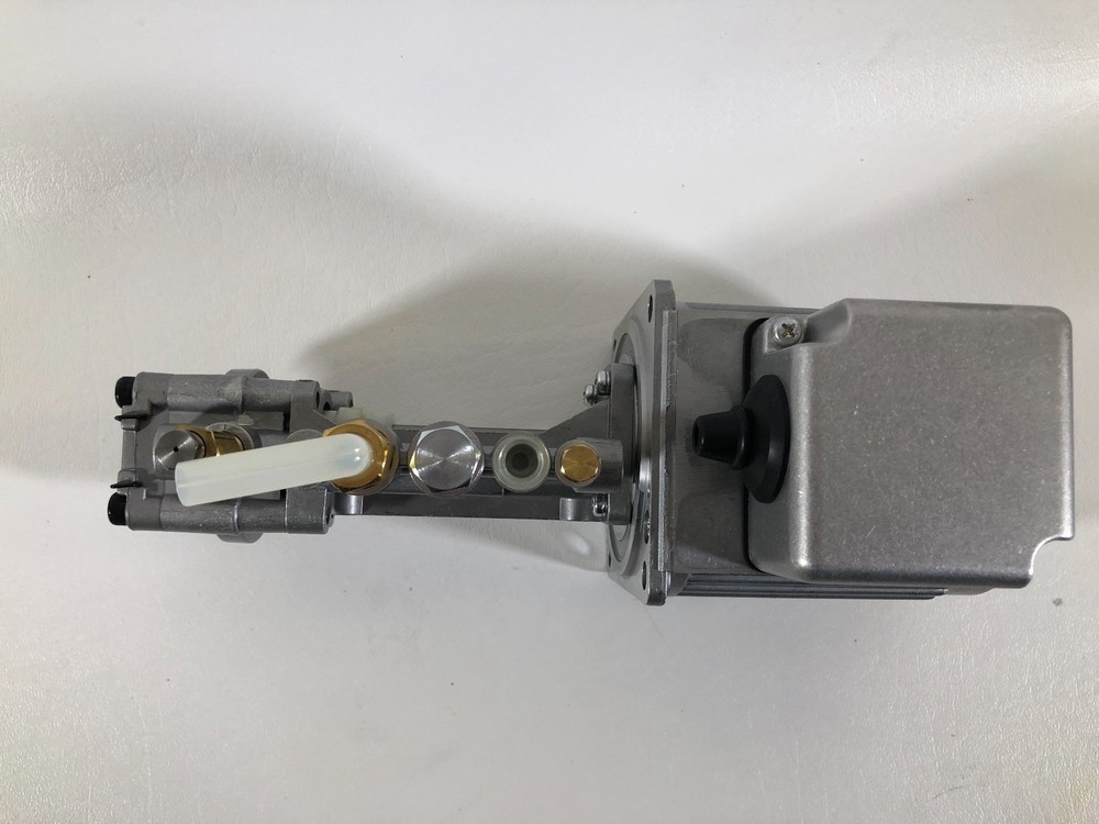 Showa Gear Pump MLB-015W type M221E