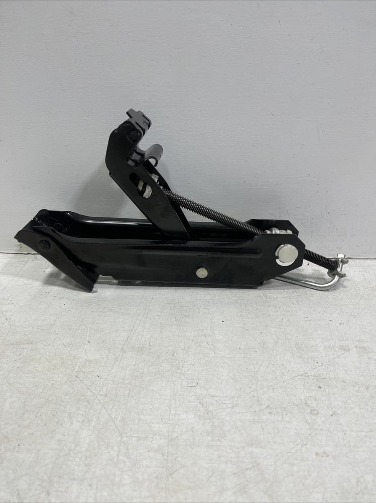 2009 2010 2011 VW EOS - JACK / TOOL KIT 1K0011031J