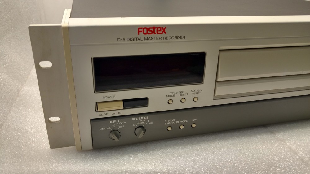 Fostex D-5 Professional Digital Master Recorder